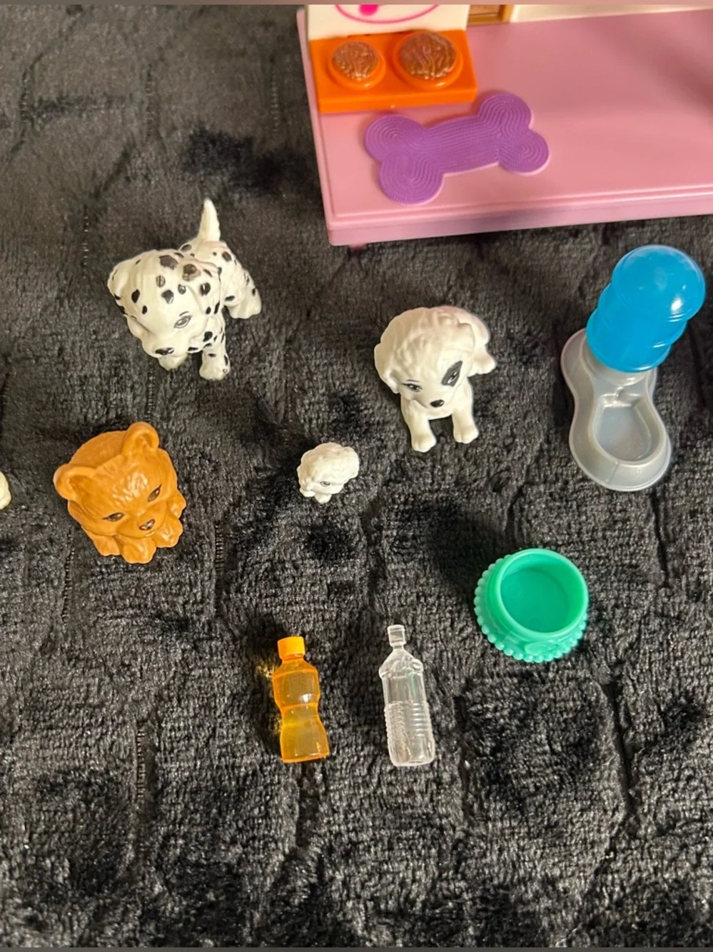 Barbie Doghouse Dogs and Accessories Bundle - Picture 6 of 14
